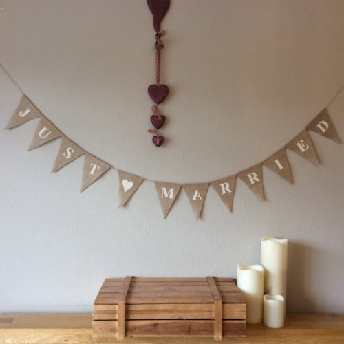 Σημαιάκια Λινάτσας "JUST MARRIED" 