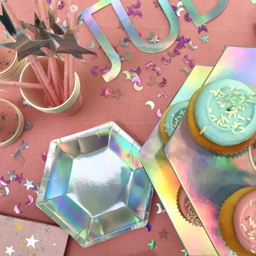 Χάρτινα Πιάτα Γλυκού Ιριδίζοντα Ασημί