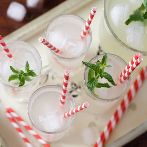 abcJoy κόκκινα ριγέ χάρτινα καλαμάκια (25-pack)